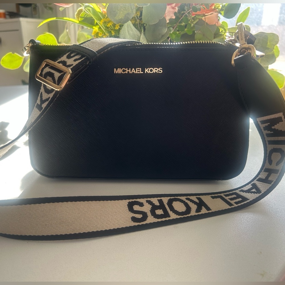 Michael Kors Jet Set Crossbody Bag